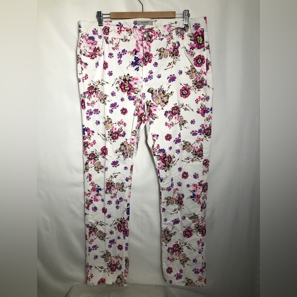Womens White and Floral Pants. Waist 39” x Inseam 32”(14). - Picture 1 of 7